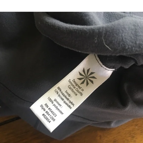 Athleta Fusion Flare Yoga Pants 🧘🏻♀️ - Picture 6 of 6